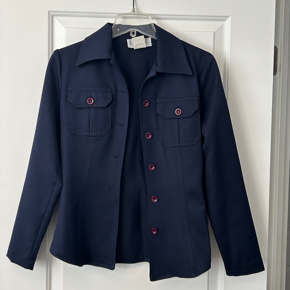Vintage 1970s-1980s navy blue button down blazer, perfect condition